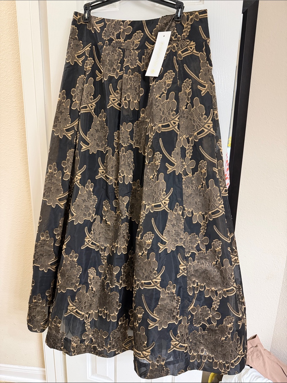 Etcetera Pompadour Skirt. Sz 8 Black and gold . NEW w tags